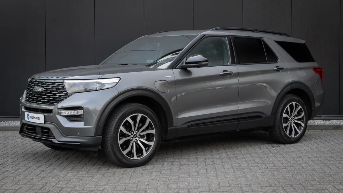 Ford Explorer — foto 1