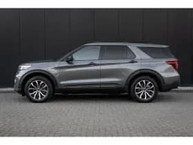 Ford Explorer thumbnail 3
