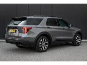 Ford Explorer thumbnail 4