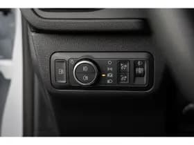 Ford Kuga thumbnail 38