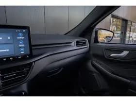 Ford Kuga thumbnail 36