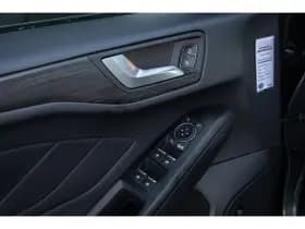 Ford Focus thumbnail 36