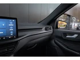 Ford Kuga thumbnail 33