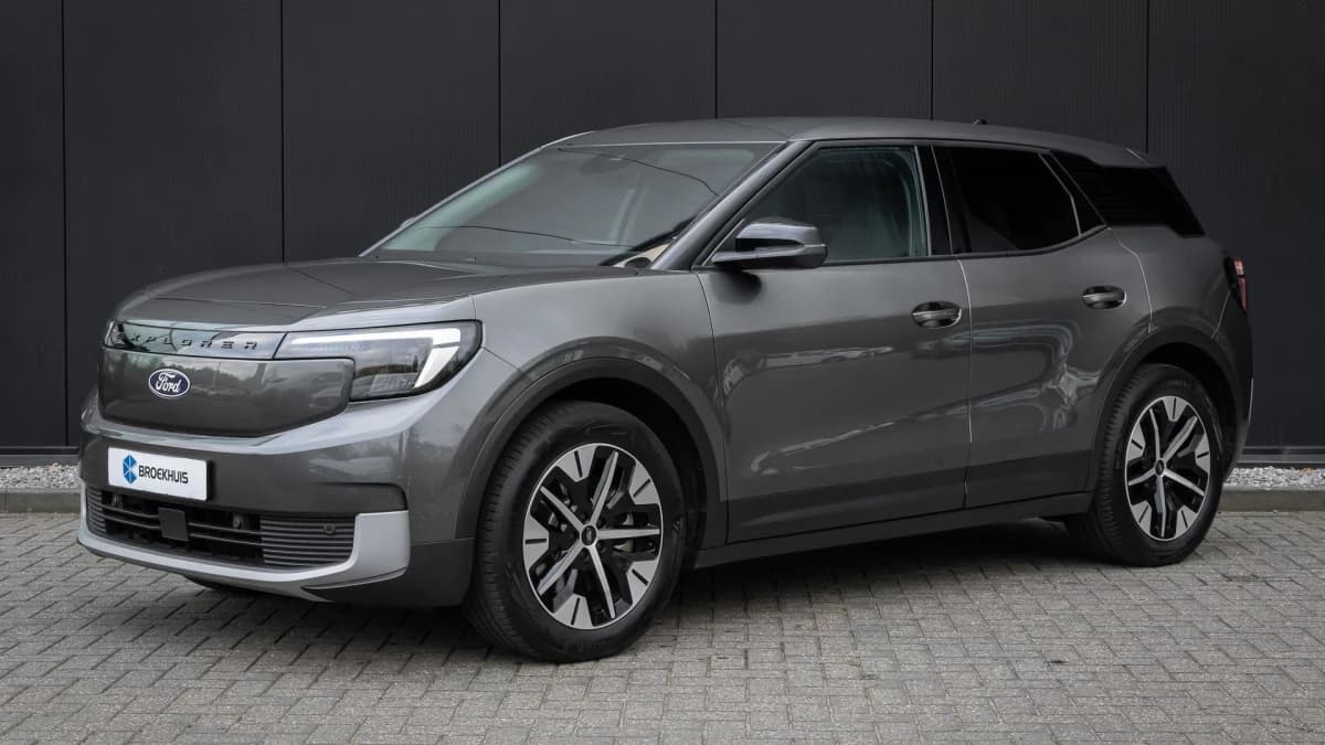 Ford Explorer — foto 1