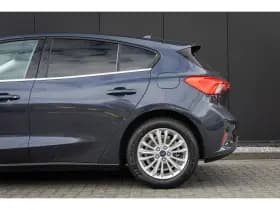 Ford Focus thumbnail 9