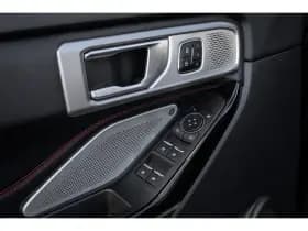 Ford Explorer thumbnail 32