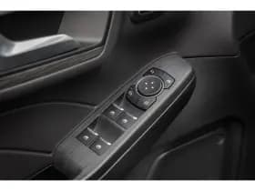 Ford Kuga thumbnail 33
