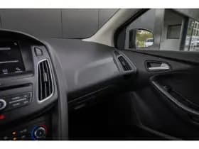 Ford Focus thumbnail 30