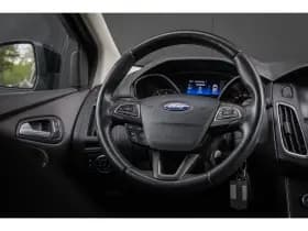 Ford Focus thumbnail 34