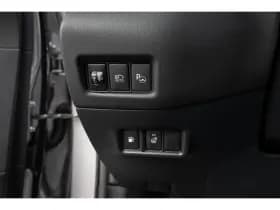 Toyota C-HR thumbnail 22