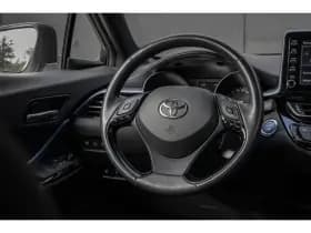 Toyota C-HR thumbnail 32