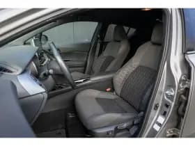 Toyota C-HR thumbnail 5