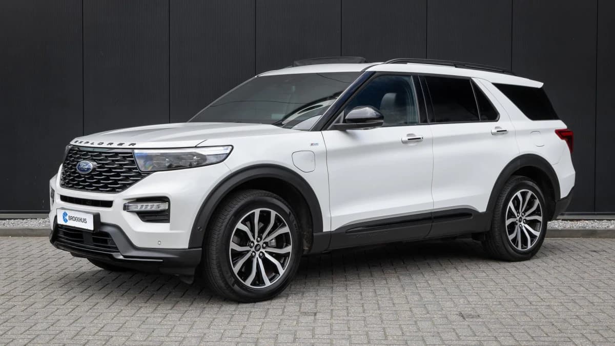 Ford Explorer — foto 1