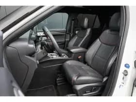 Ford Explorer thumbnail 4