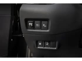 Toyota C-HR thumbnail 19