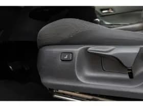Toyota C-HR thumbnail 30