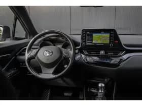 Toyota C-HR thumbnail 6