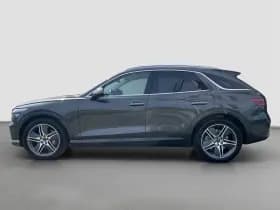 Genesis GV70 thumbnail 3