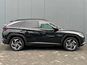 Hyundai Tucson thumbnail 3