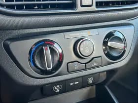 Hyundai i10 thumbnail 25