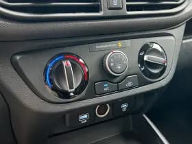 Hyundai i10 thumbnail 25