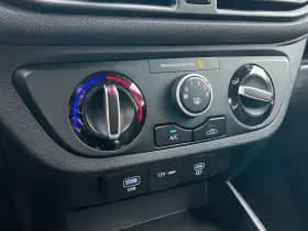Hyundai i10 thumbnail 25