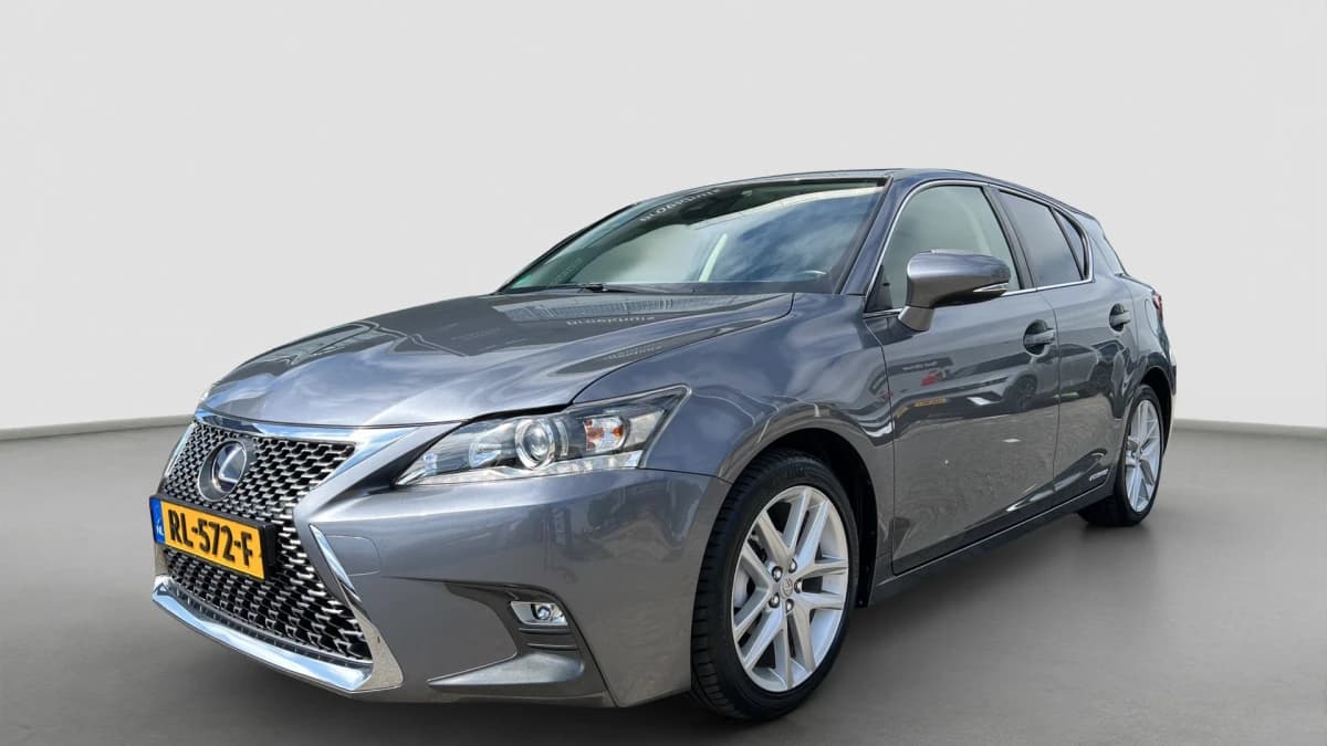 Lexus CT — foto 1