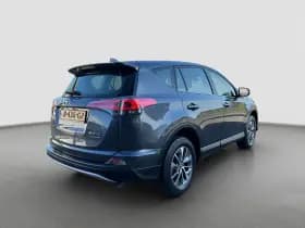 Toyota RAV4 thumbnail 6