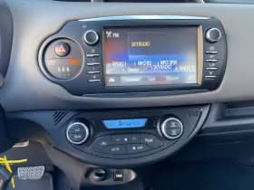 Toyota Yaris thumbnail 24