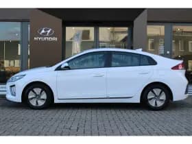 Hyundai Ioniq thumbnail 5