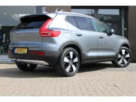 Volvo XC40 thumbnail 2
