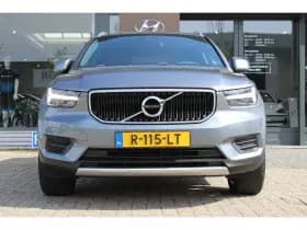 Volvo XC40 thumbnail 4