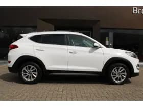 Hyundai Tucson thumbnail 3