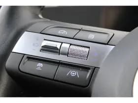 Hyundai Kona Electric thumbnail 18
