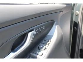 Hyundai i30 thumbnail 16