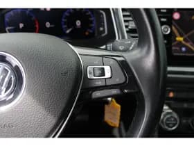 Volkswagen T-Roc thumbnail 23