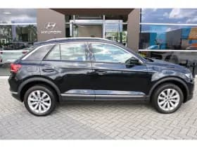 Volkswagen T-Roc thumbnail 4