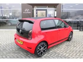 Volkswagen Up! thumbnail 2