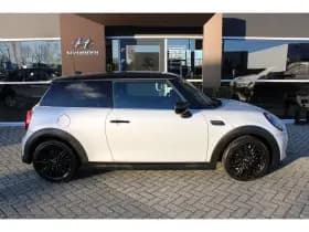 MINI Cooper thumbnail 4