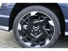 Hyundai Kona Electric thumbnail 5