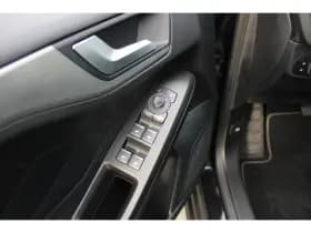Ford Focus thumbnail 9
