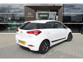 Hyundai i20 thumbnail 2