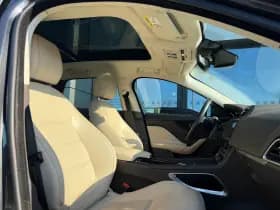 Jaguar F-Pace thumbnail 10