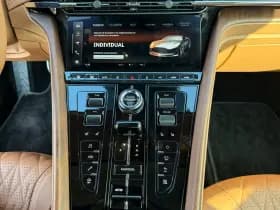 Aston Martin DB12 Volante thumbnail 18