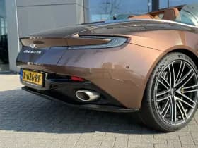 Aston Martin DB12 Volante thumbnail 6