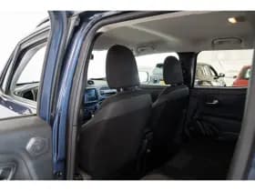 Jeep Renegade thumbnail 10