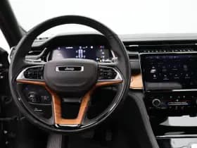 Jeep Grand Cherokee thumbnail 3