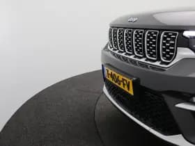 Jeep Grand Cherokee thumbnail 42