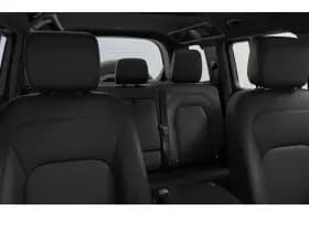Land Rover Defender thumbnail 6