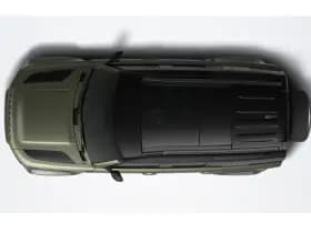 Land Rover Defender thumbnail 4